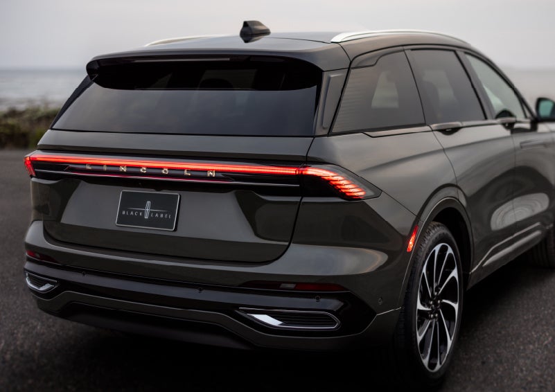 The rear of a 2024 Lincoln Black Label Nautilus® SUV displays full LED rear lighting. | Sentry Lincoln in Medford MA